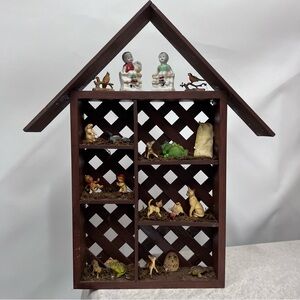 Vtg trinket shadowbox house curio display Knick knack includes glued on figures